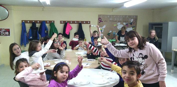 Els xiquets i xiquetes de cinc a 12 anys gaudiran del ‘Taller de cuina de mercat’ 