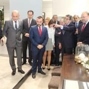 Puig i Benlloch acudixen a la inauguració de la Mostra Internacional de Arquitectura de Porcelanosa