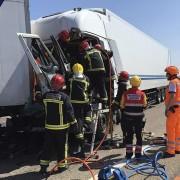 Llargues cues aturen el tràfic per la col·lisió de dos camions articulats en la CV-10 a l’altura de Vila-real