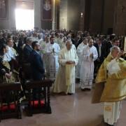 La Santa Misa Pontifical venera a Sant Pasqual en el dia dedicat al patró