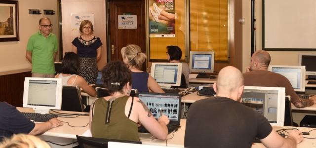 L’Aula Mentor de la Caixa Rural prepara els exàmens dels seus 153 cursos diferents