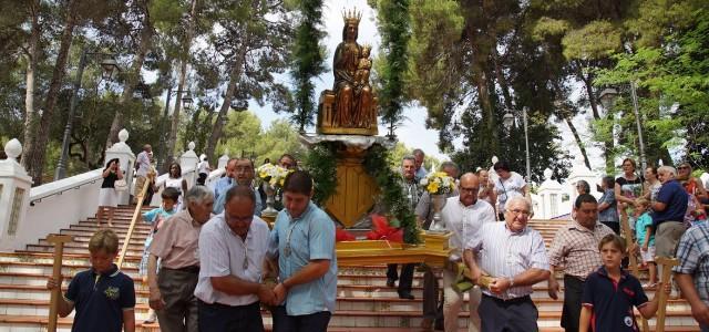 Els veïns desafien la calor i celebren la festa de l’Espiga en honor a la patrona al Termet de la Mare de Déu de Gràcia