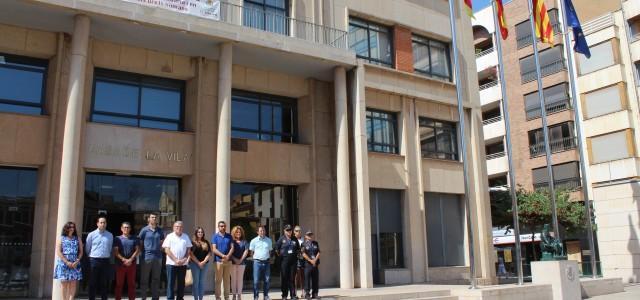 Vila-real guarda tres minuts de silenci en condemna de l’últim cas de violència masclista a Torrevieja