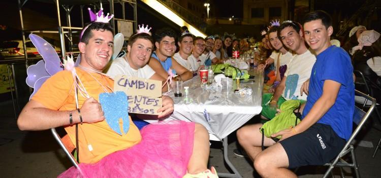 Les disfresses omplen Vila-real en una nit que ja encara l’esprint final de les festes