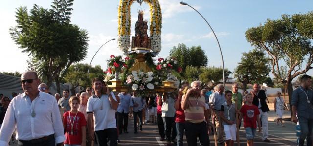 Milers de vila-realencs acompanyen la patrona fins a l’església arxiprestal