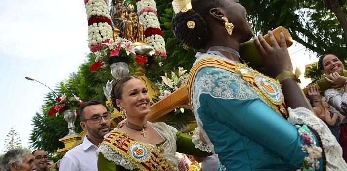 Les festes de la Mare de Déu de Gràcia acaben amb l’ofrena de flors, la processó de retorn i l’actuació dels Sírex