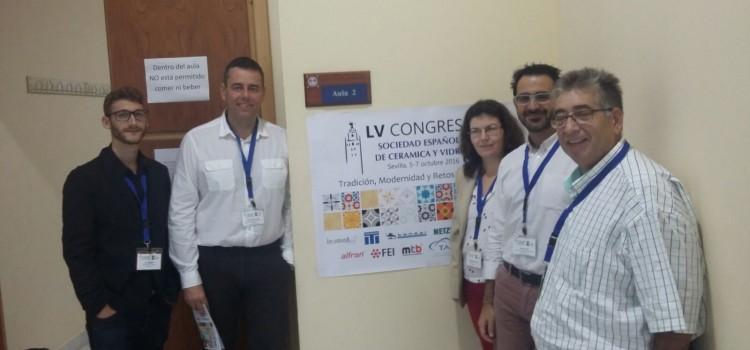 La Càtedra d’Innovació Ceràmica de l’UJI, present a un congrés nacional a Sevilla