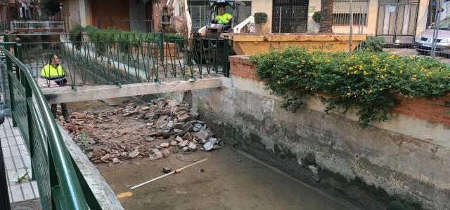 Treballen en la millora dels accessos a La Glorieta i la Plaça de l’Àngel als ponts de la Céquia Major