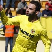 Adrián López tornarà a vestir-se de groguet i és el davanter elegit per el Villarreal