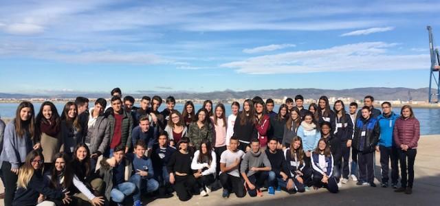 65 alumnes del col·legi Santa María visiten les instal·lacions del Port de Castelló 