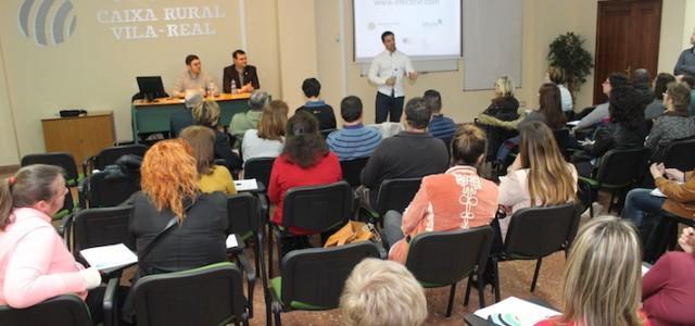 Més de 50 comerciants locals acudeixen a la Fundació Caixa Rural per a conèixer el funcionament d’e-commerce