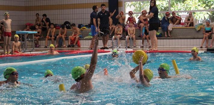 El Campionat Multiesport dedica la jornada al waterpolo en les piscines municipals
