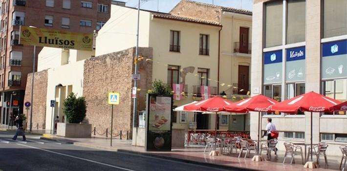 El Pla d’Embelliment Urbà portarà l’escultura de la plaça d’Els Lluïsos al barri de l’Hospital