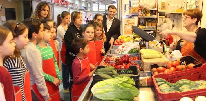 El Mercat Central acull la primera sessió del Taller de cuina amb Sheila Llop