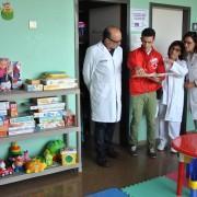 La Plana adapta un espai lúdic per als xiquets hospitalitzats amb la col·laboració dels voluntaris de la Creu Roja