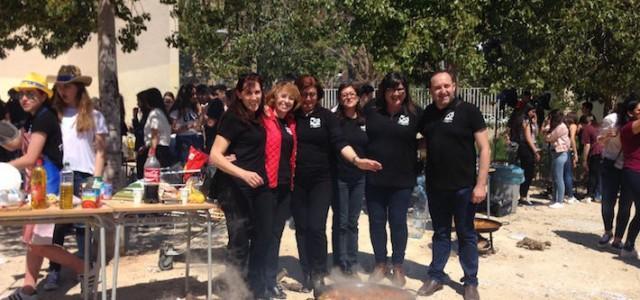 L’Institut Francesc Tàrrega celebra els seus 50 anys amb una multitudinària festa de les paelles 