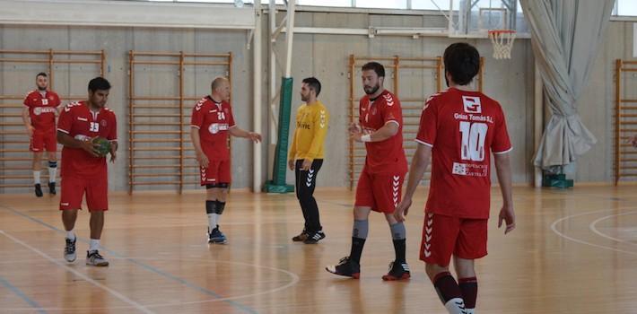 El HC Vila-real perd davant el Nules Fertiberia en un igualat derbi de La Plana (33-35)