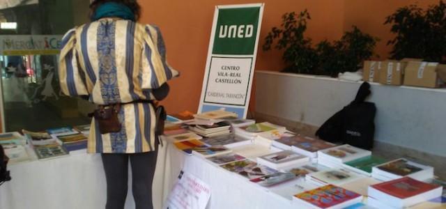 La UNED aconsegueix 150 quilos de solidaritat durant la Fira de Llibre de Vila-real