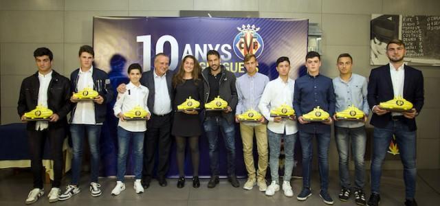 El Villarreal homenatja als canterans que fa una dècada que formen part del club