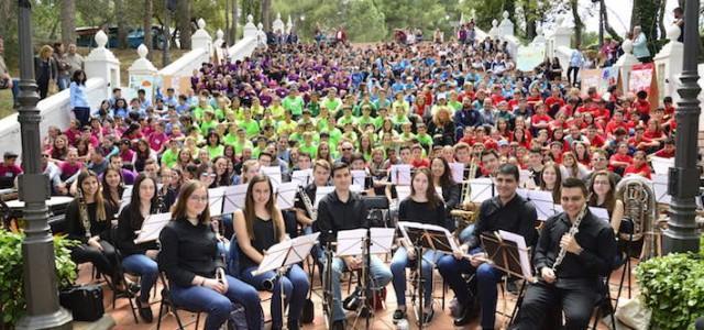 500 xiquets i xiquetes es reuneixen al Termet per a participar en la segona Cantata escolar