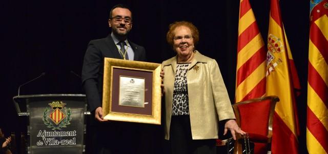 Dolores Cortes és reconeguda com a Filla Predilecta entre aplaudiments i ovacions del públic de l’Auditori