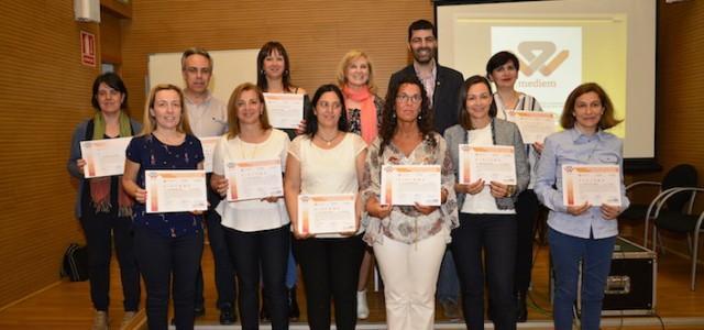 El programa ‘Mediem’ reconeix a dotze mares i pares d’alumnes com a mediadors escolars 