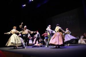 ’espectacle folklòric valencià ’30 anys Grup de Danses El Raval’