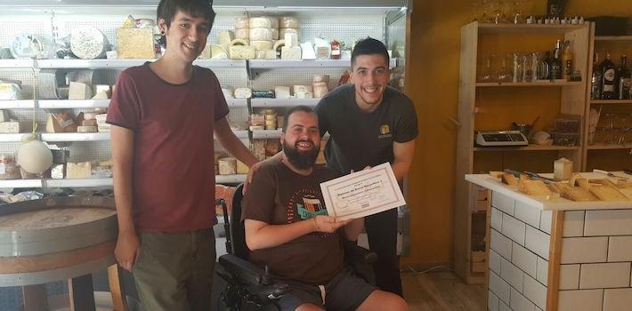 Quesomentero Cheesebar es converteix en soci honorífic de l’associació Conquistando Escalones