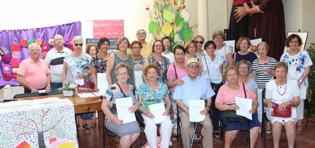 Reconeixement a la junta directiva de l’associació de jubilats la Murà i del Prado