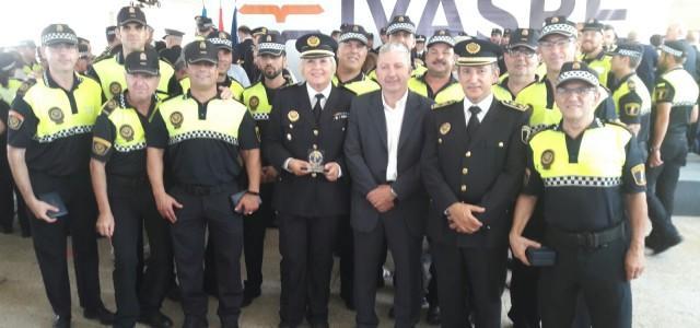 La Generalitat condecora 16 agents de la Policia Local