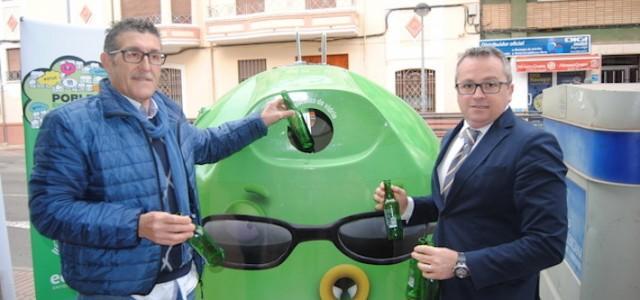 Es promou el reciclatge de vidre en festes amb premi per a la penya més sostenible