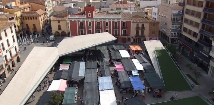 El mercat ambulant no es deté en els dos festius del pont de desembre i instal·larà la major part de les parades