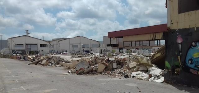 Territori concedeix les llicències d’obres per a la demolició de dues factories abandonades en el Camí Les Voltes 