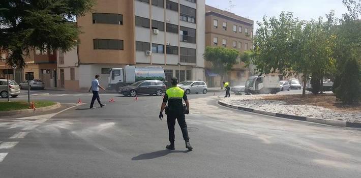 45 denúncies i sis vehicles retirats en la campanya de control policial de zones de càrrega i descàrrega 