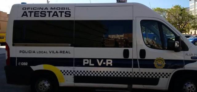 La Policia Local deté a tres individus que intentaven accedir a l’interior d’un immoble