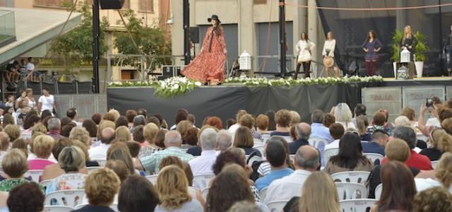 Les últimes tendències arriben la plaça Major de la mà de ‘Vine a la moda de Vila-real’