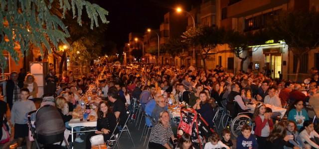 El Barri del Crist de l’Hospital celebra un multitudinari macrosopar