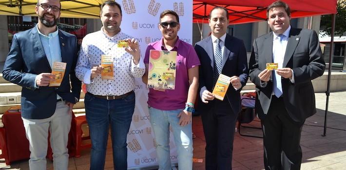 La plaça Major alberga durant tota la jornada La Fira de l’Estoc organitzada per Ucovi