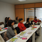 S’obrin les inscripcions per als cursos de valencià per a nouvinguts i pares i mares que enguany seran intensius