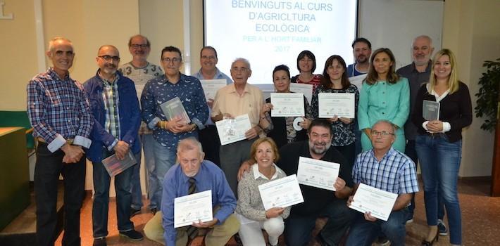 La 6a edició del Curs d’Agricultura Ecològica finalitza amb una donació per al Lluís Alcanyís