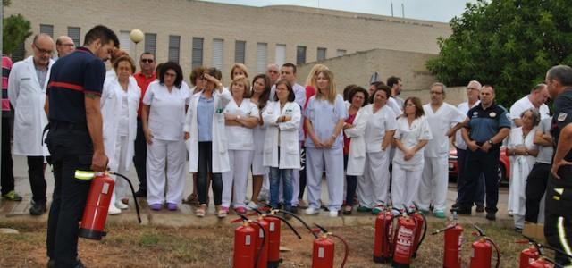 Els Bombers del Parc comarcal de Nules imparteixen una sessió formativa al personal de l’Hospital de la Plana 