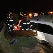 Una furgoneta amb quatre ocupants se n’ix de la via en la carretera AP-7 al seu pas per Vila-real aquesta matinada