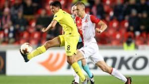 Villarreal's midfielder from Spain Pablo Fornals (L) and Slavia Prague's midfielder from Czech Republic Tomas Soucek vie for the ball during the UEFA Europa League group A football match Slavia Prague v Villarreal in Prague on November 2, 2017. . / AFP PHOTO / MILAN KAMMERMAYER        (Photo credit should read MILAN KAMMERMAYER/AFP/Getty Images)