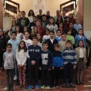 La sala de Plens acull el Consell de Xiquets i Xiquetes amb 17 centres escolars participants