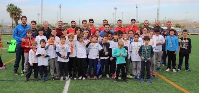 200 xiquets i xiquetes d’entre 6 i 12 anys participen en l’inici de jornades especials amb rugbi del Campionat Multiesport Escolar