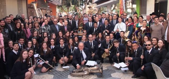 Una desena d’entitats musicals prenen els carrers a Vila-real per a honrar a Santa Cecília