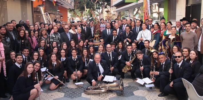 Una desena d’entitats musicals prenen els carrers a Vila-real per a honrar a Santa Cecília