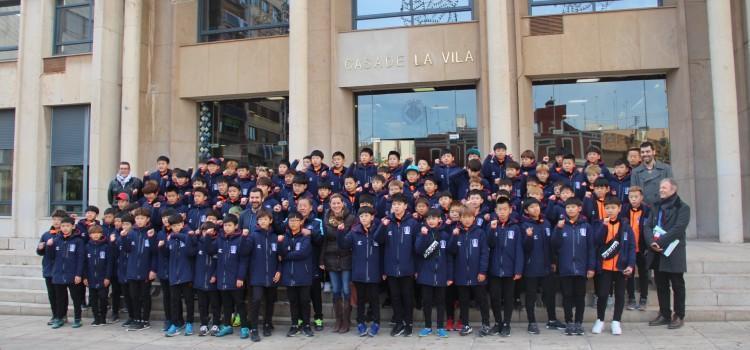 L’Ajuntament rep la visita de l’equip coreà que participa al VII Torneig Internacional de Futbol Aleví i Infantil 2017