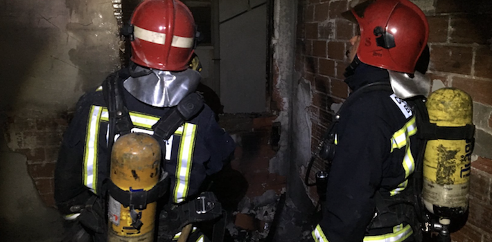 Un incendi en el tercer pis d’un edifici en l’avinguda Pius XII obliga a desallotjar als 20 residents