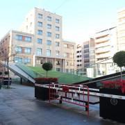 La plaça Major de Vila-real llueix dos nous maceters amb bancs incorporats